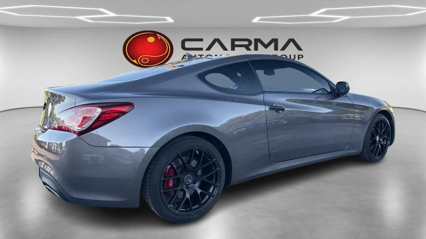 Used 2013 Hyundai Genesis 3.8 RWD image 5