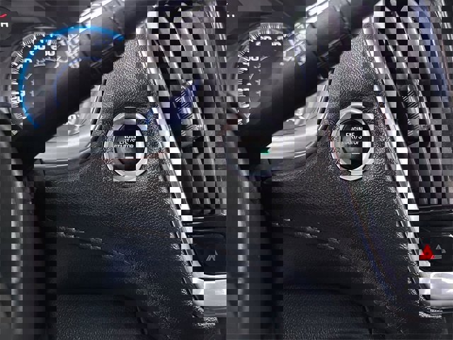 Used 2023 Chevrolet Traverse LT image 17