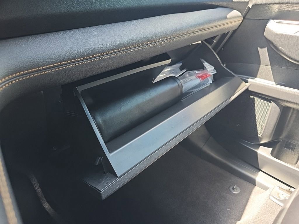 Used 2025 Toyota Sienna XLE Woodland Edition image 38