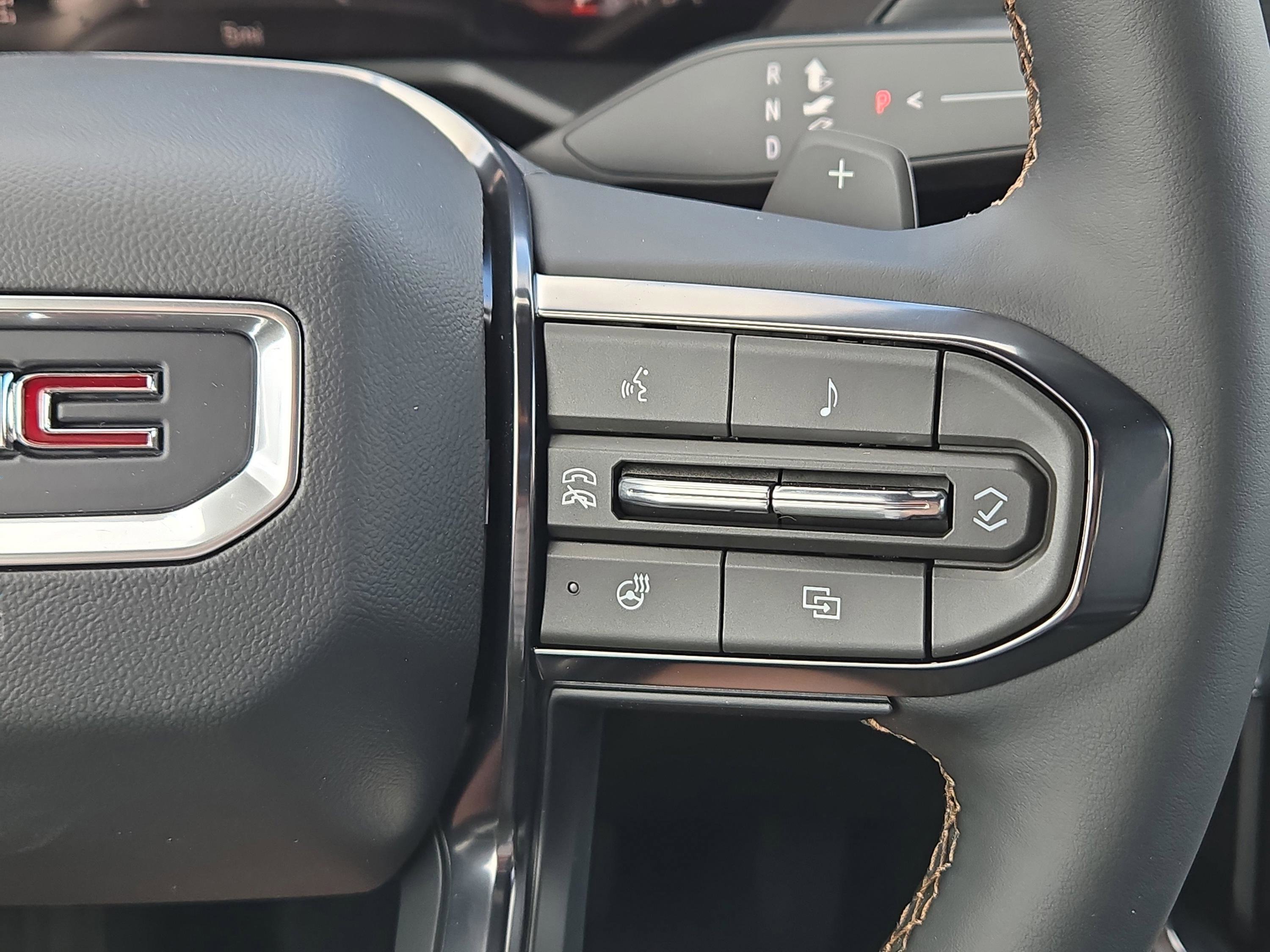 New 2026 GMC Acadia AT4 w/ LPO, Floor Liner Package AWD/4WD image 25