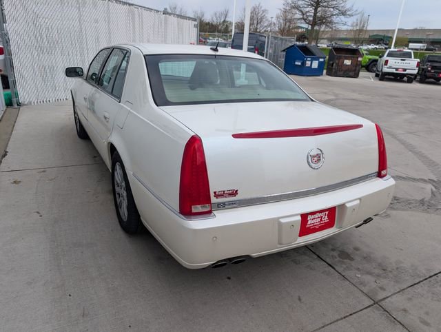 Used 2008 Cadillac DTS w/ Sun And Sound Package FWD image 15