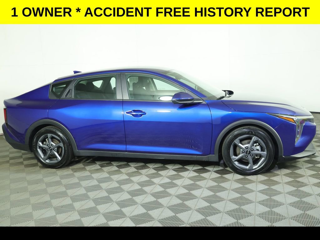 Used 2025 Kia K4 LXS image 2