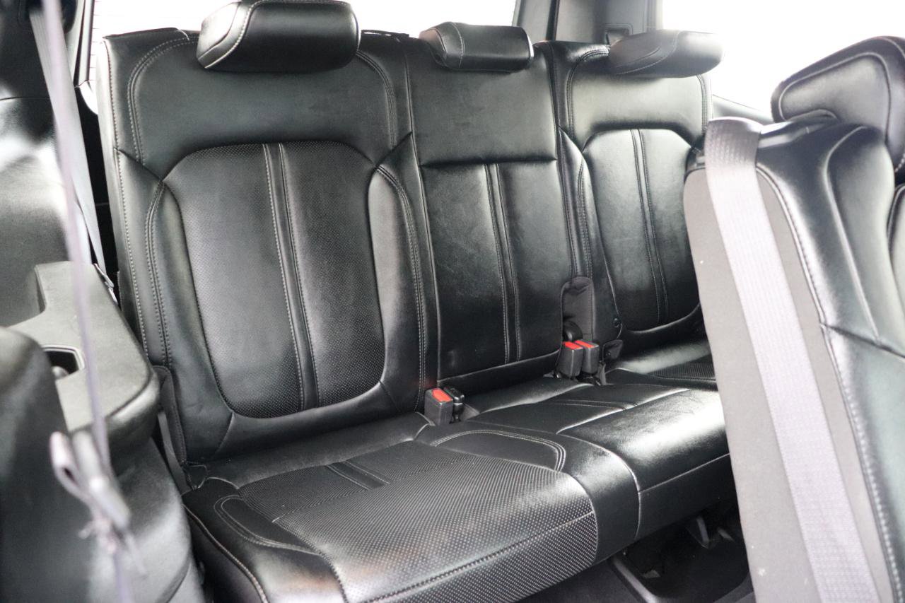 Used 2024 Jeep Wagoneer Series II w/ Flexible Seating Group AWD/4WD image 14