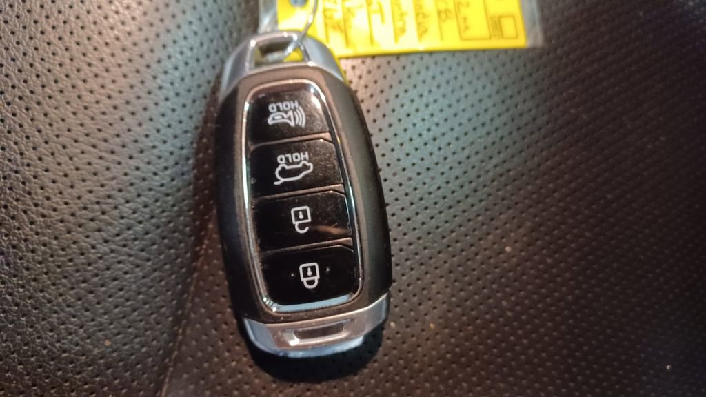 Used 2018 Hyundai Elantra GT Sport w/ Sport Tech Package 04 image 10