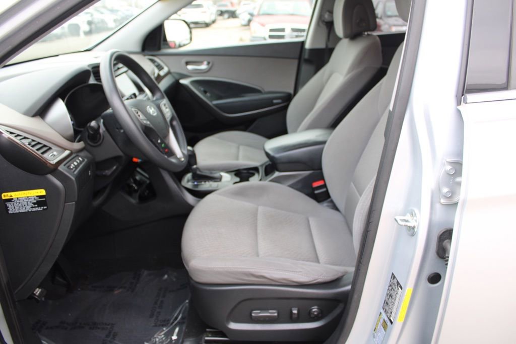 Used 2017 Hyundai Santa Fe SE image 13