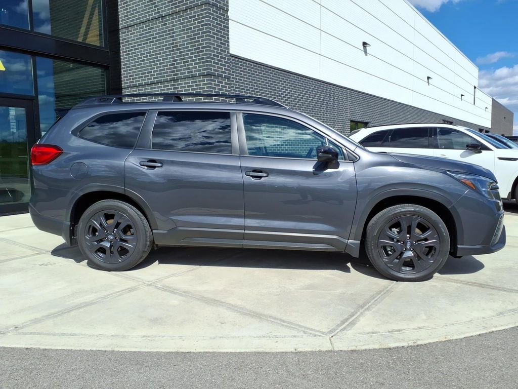 Used 2023 Subaru Ascent Onyx Edition AWD/4WD image 8