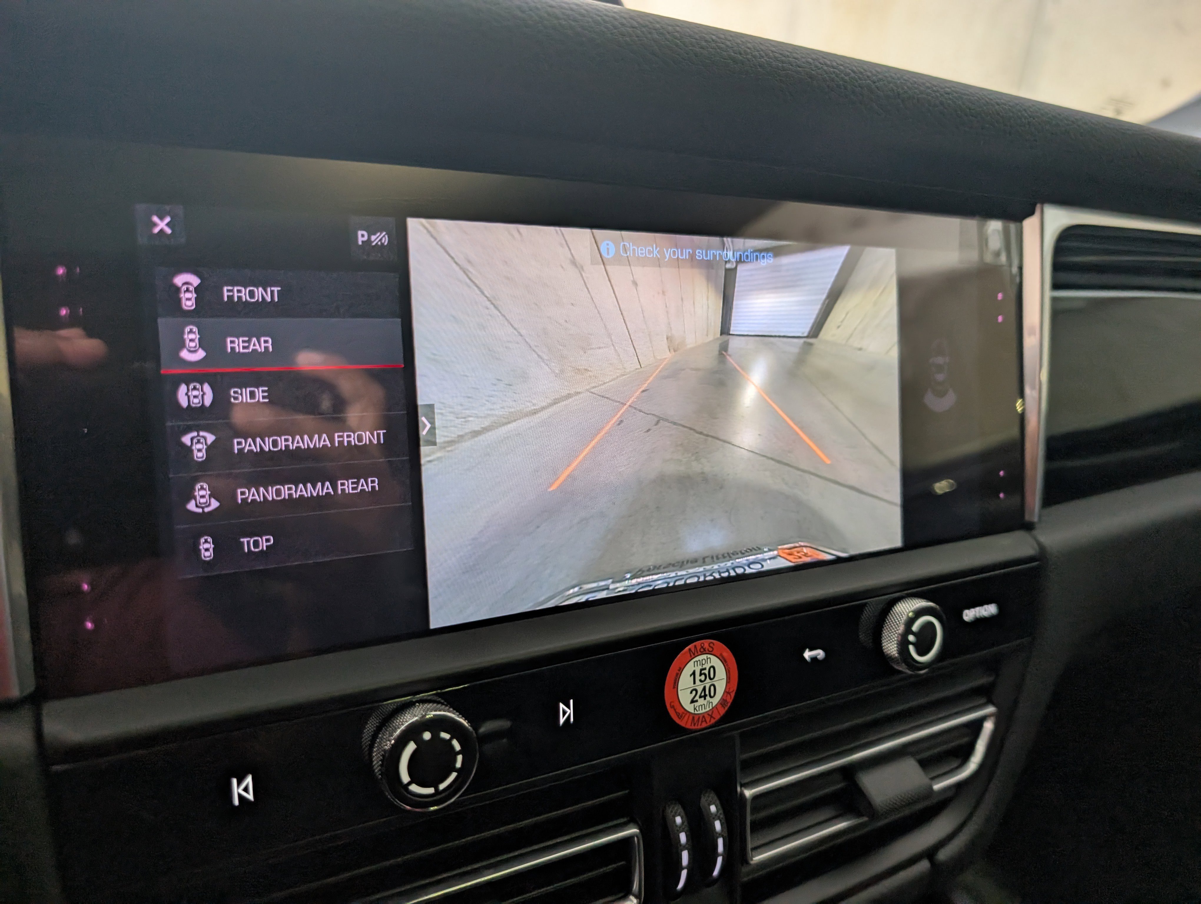 Used 2025 Porsche Macan image 38