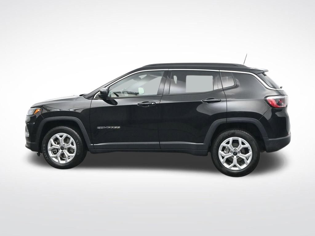Used 2025 Jeep Compass Latitude image 10