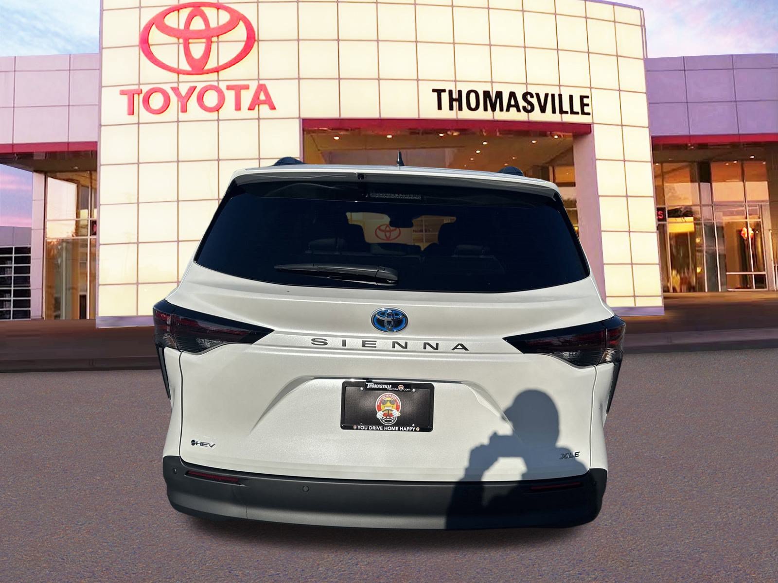 New 2025 Toyota Sienna XLE FWD image 6