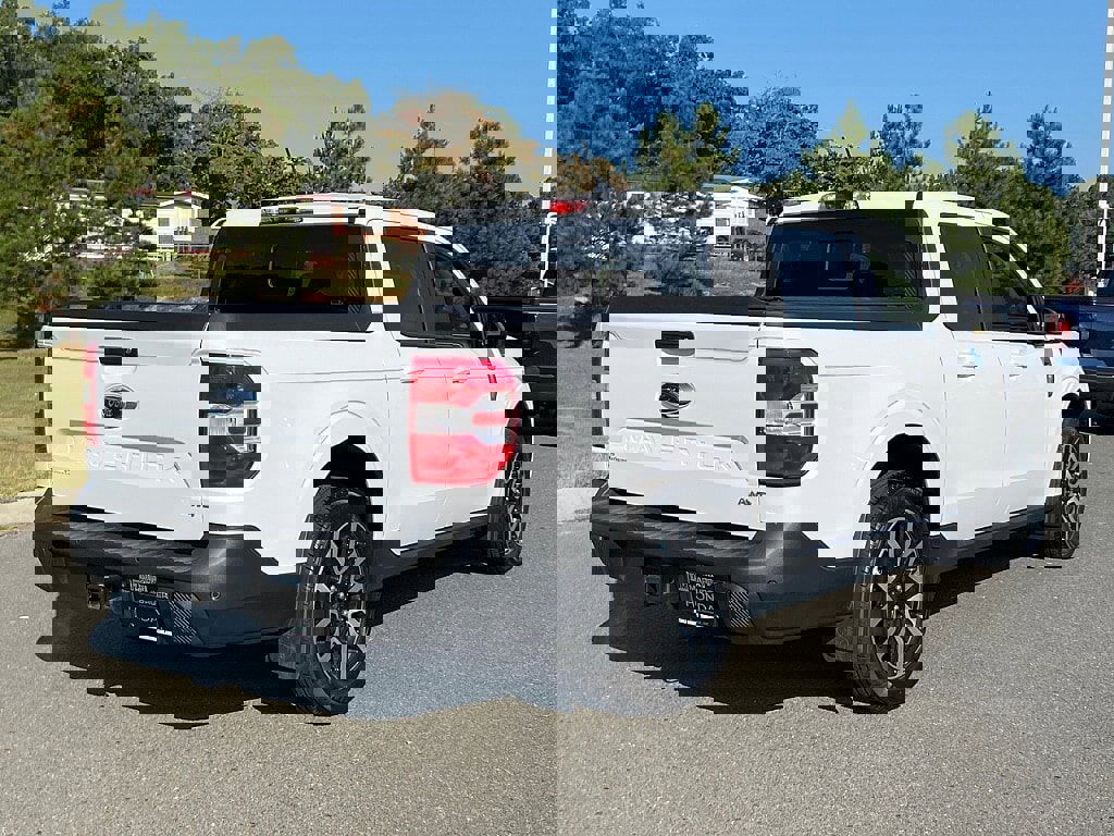 Used 2024 Ford Maverick Lariat image 3