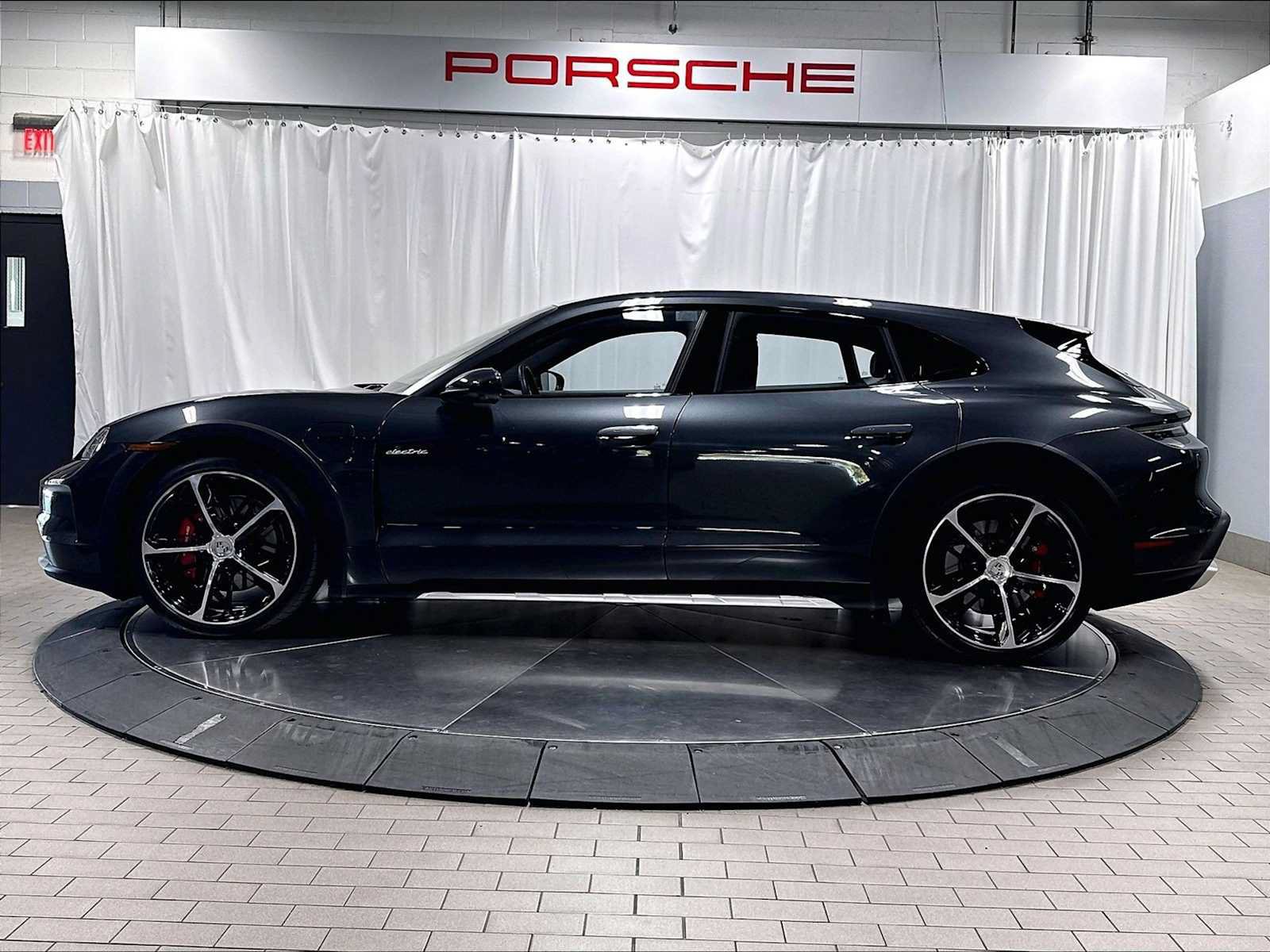 Used 2025 Porsche Taycan 4S AWD/4WD image 2
