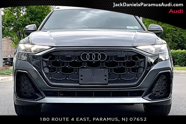 Used 2024 Audi SQ8 Prestige w/ Prestige Package AWD/4WD image 3