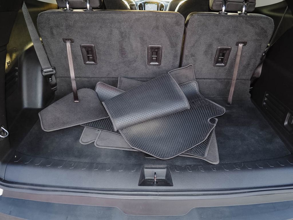 Used 2019 Chevrolet Traverse LT w/ LT Premium Package AWD/4WD image 9