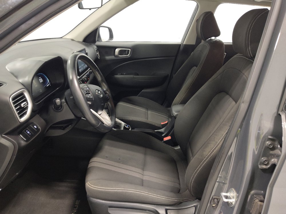 Used 2023 Hyundai Venue SEL FWD image 17