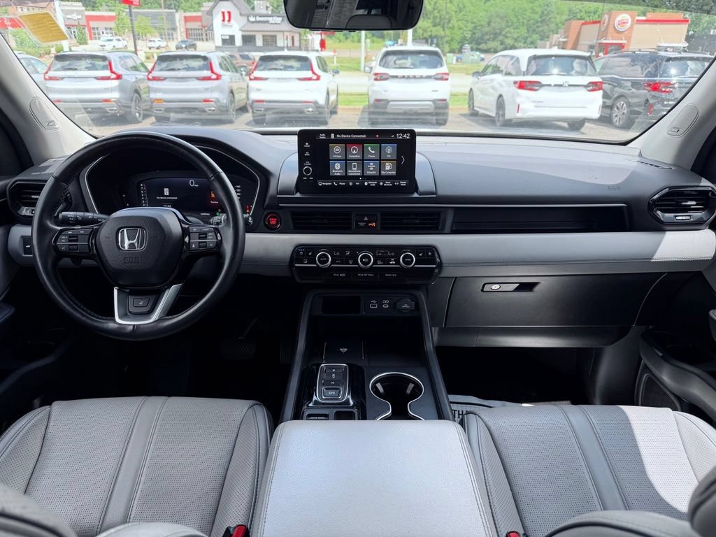 Used 2025 Honda Pilot Elite image 31