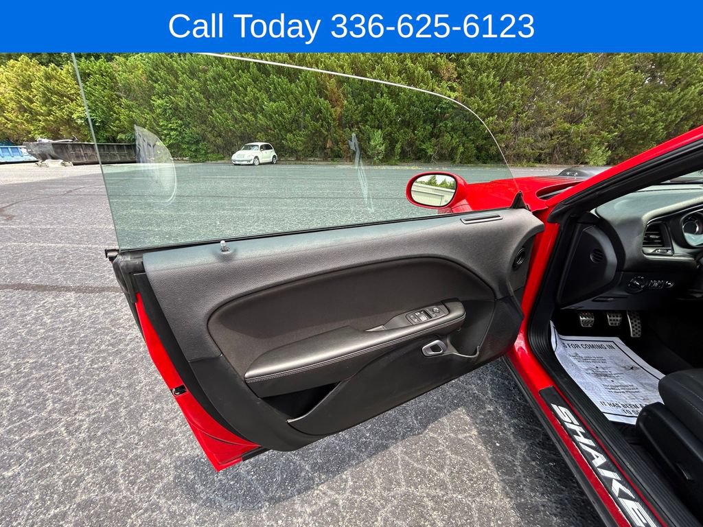 Used 2016 Dodge Challenger R/T RWD image 15