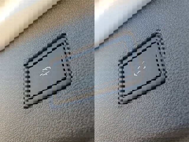 Certified 2024 Volkswagen Tiguan SE R-Line image 8