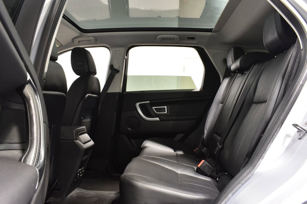 Used 2019 Land Rover Discovery Sport HSE image 27