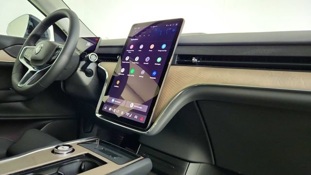 New 2026 Volvo EX90 Plus RWD image 36