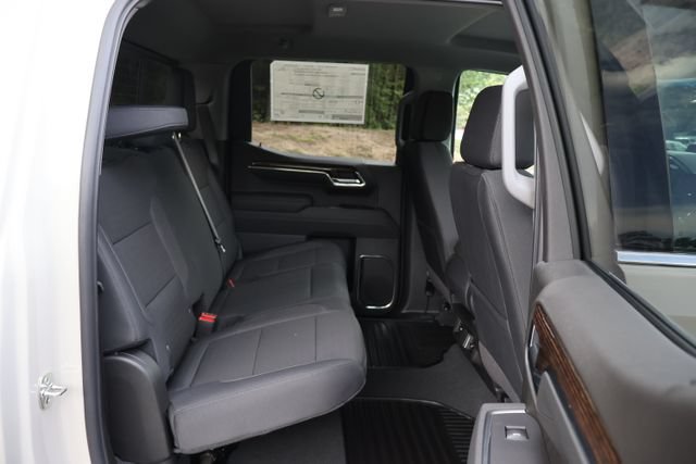 New 2026 GMC Sierra 1500 SLE w/ Preferred Package AWD/4WD image 24