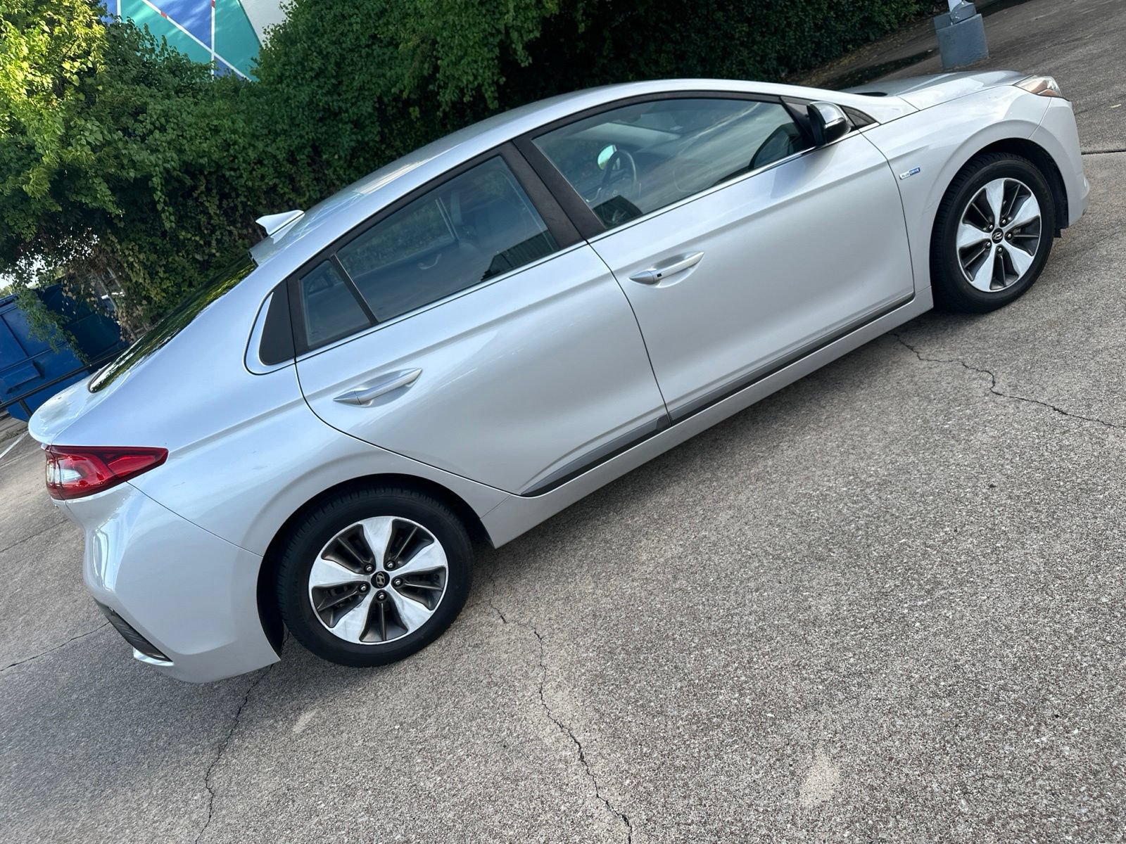 Used 2019 Hyundai Ioniq Limited FWD image 9
