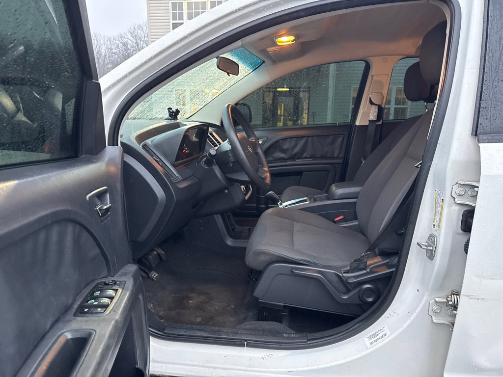 Used 2010 Dodge Journey SE image 9