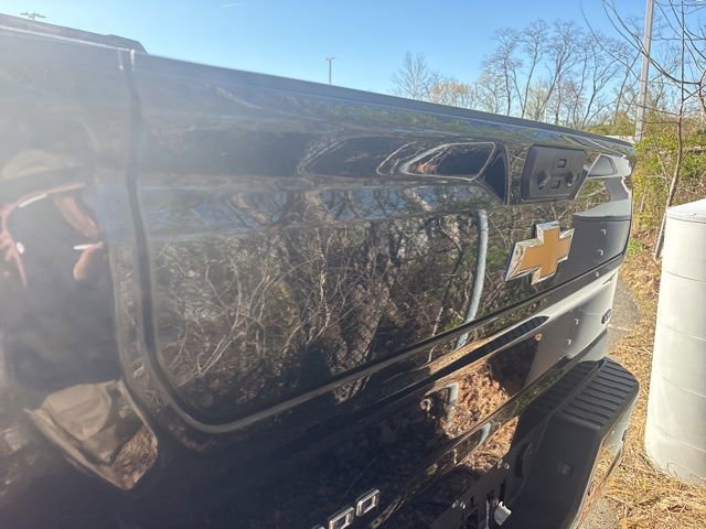Used 2022 Chevrolet Silverado 2500 LTZ w/ LTZ Premium Package image 13