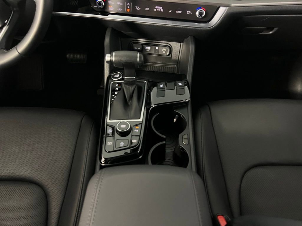 Used 2025 Kia Sportage EX w/ Premium Package image 17
