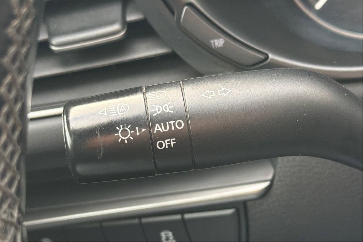 Used 2021 MAZDA MAZDA3 s image 21