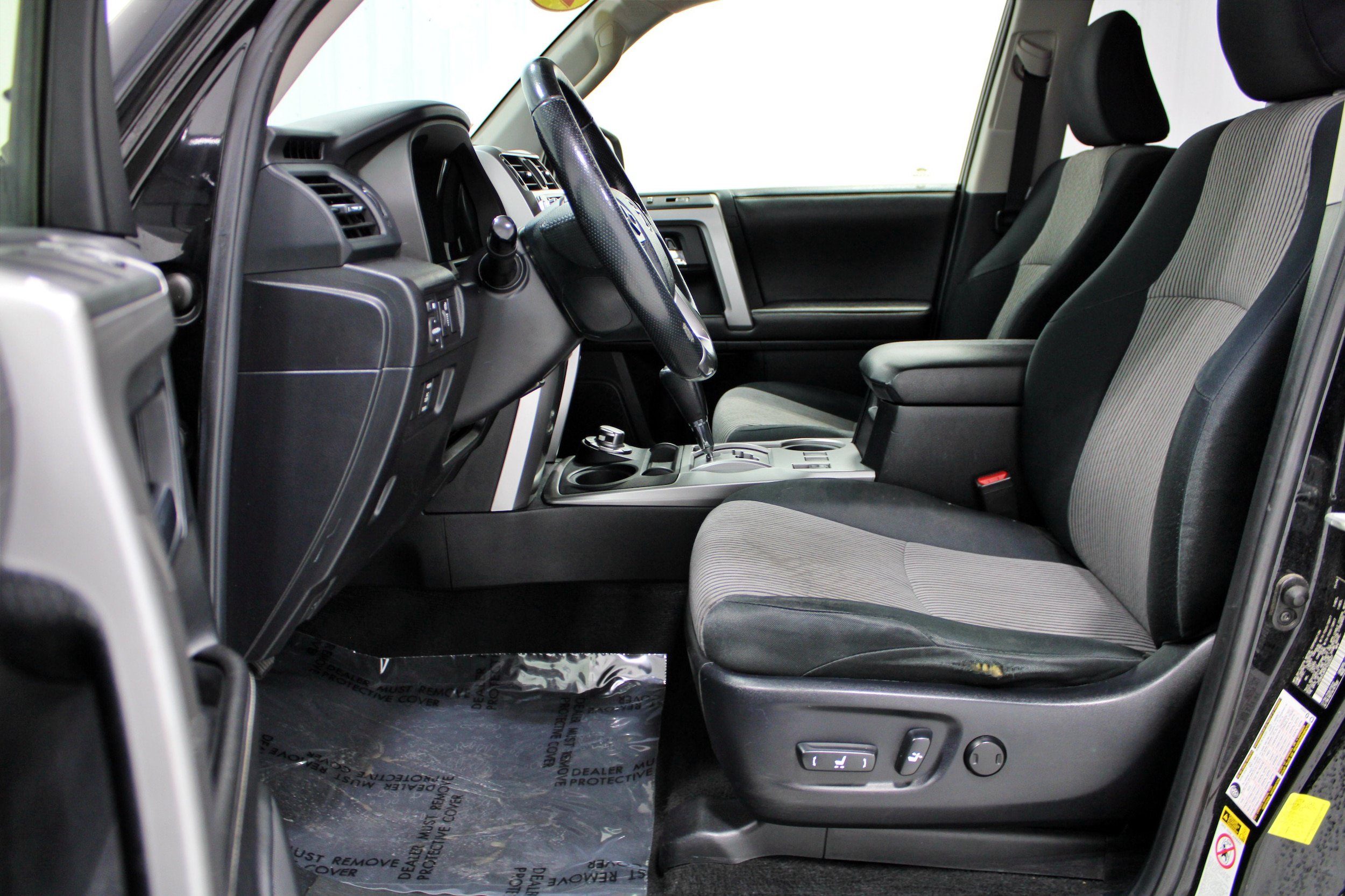 Used 2015 Toyota 4Runner SR5 AWD/4WD image 5