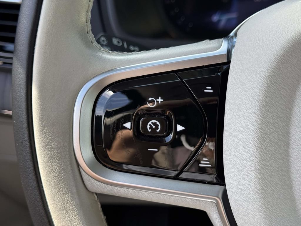 Certified 2024 Volvo XC90 T8 Plus w/ Protection Package Premier AWD/4WD image 19