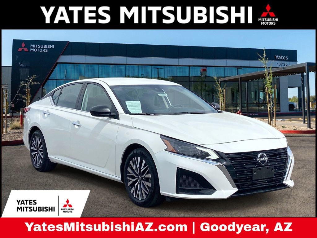 Used 2025 Nissan Altima 2.5 SV image 1