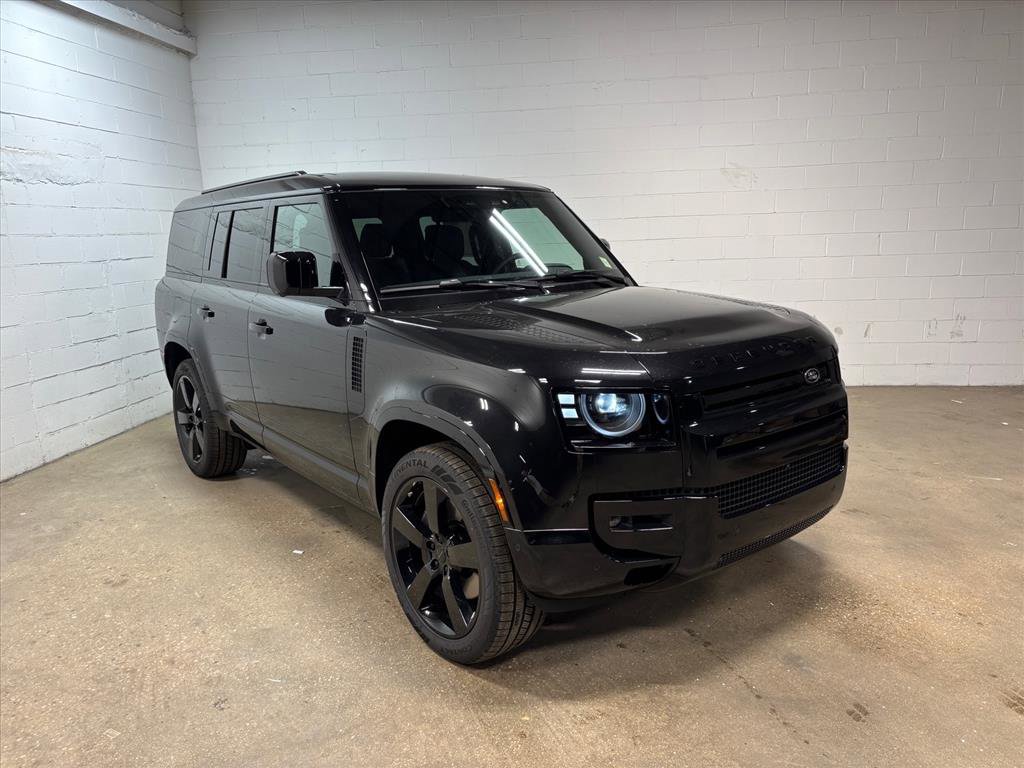 New 2026 Land Rover Defender 130 X-Dynamic SE image 4