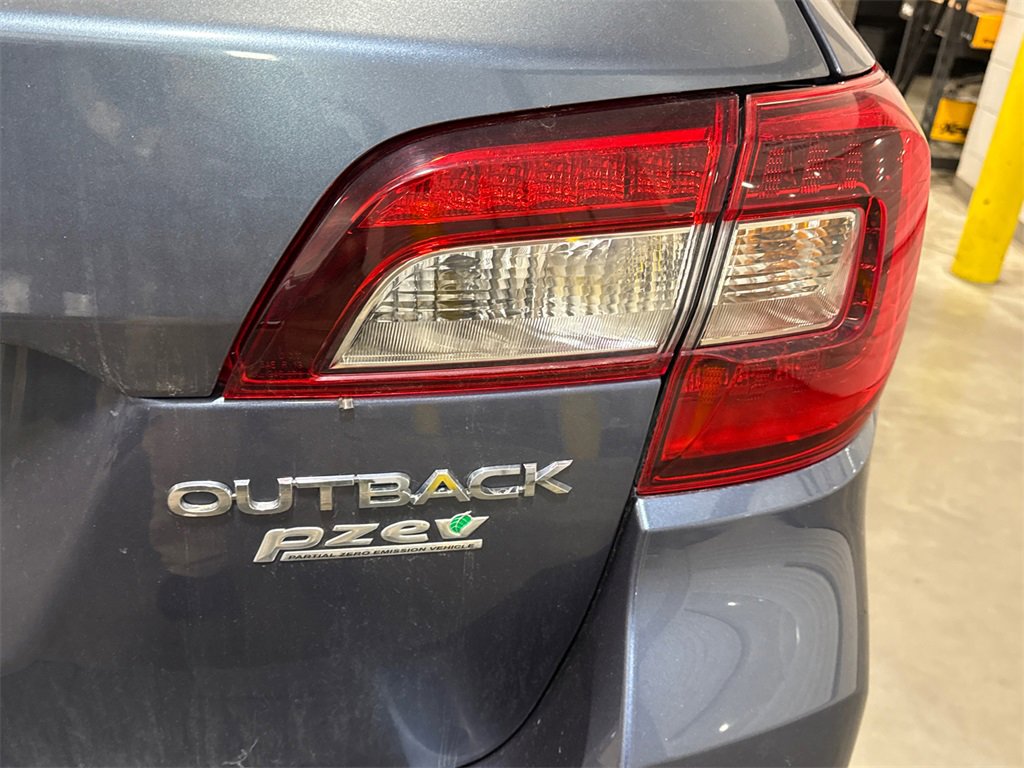 Used 2016 Subaru Outback 2.5i Premium image 16