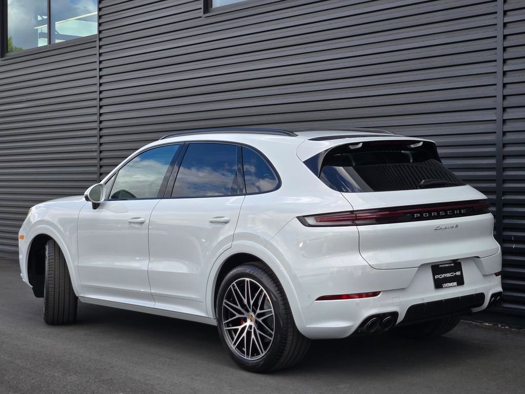 New 2026 Porsche Cayenne S image 3