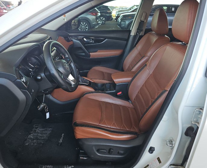 Used 2018 Nissan Rogue SL w/ Premium Package image 5