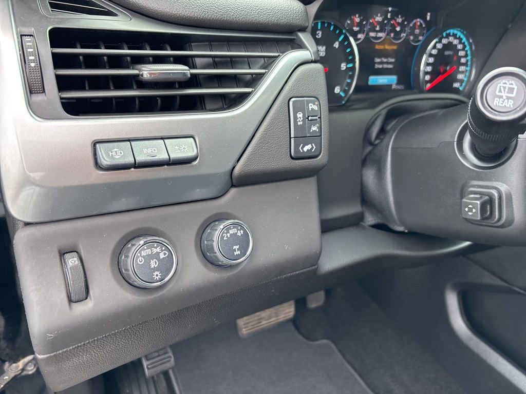 Used 2018 Chevrolet Suburban Premier AWD/4WD image 29