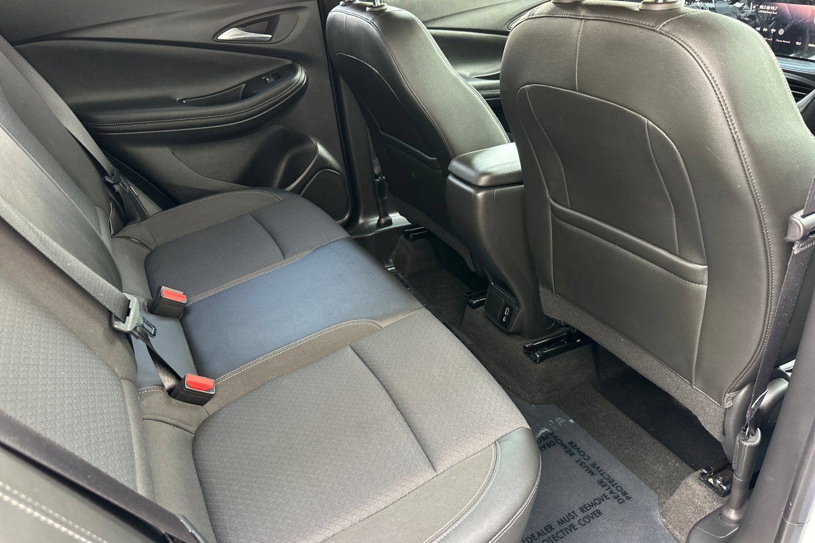 Certified 2024 Buick Encore GX Preferred FWD image 19