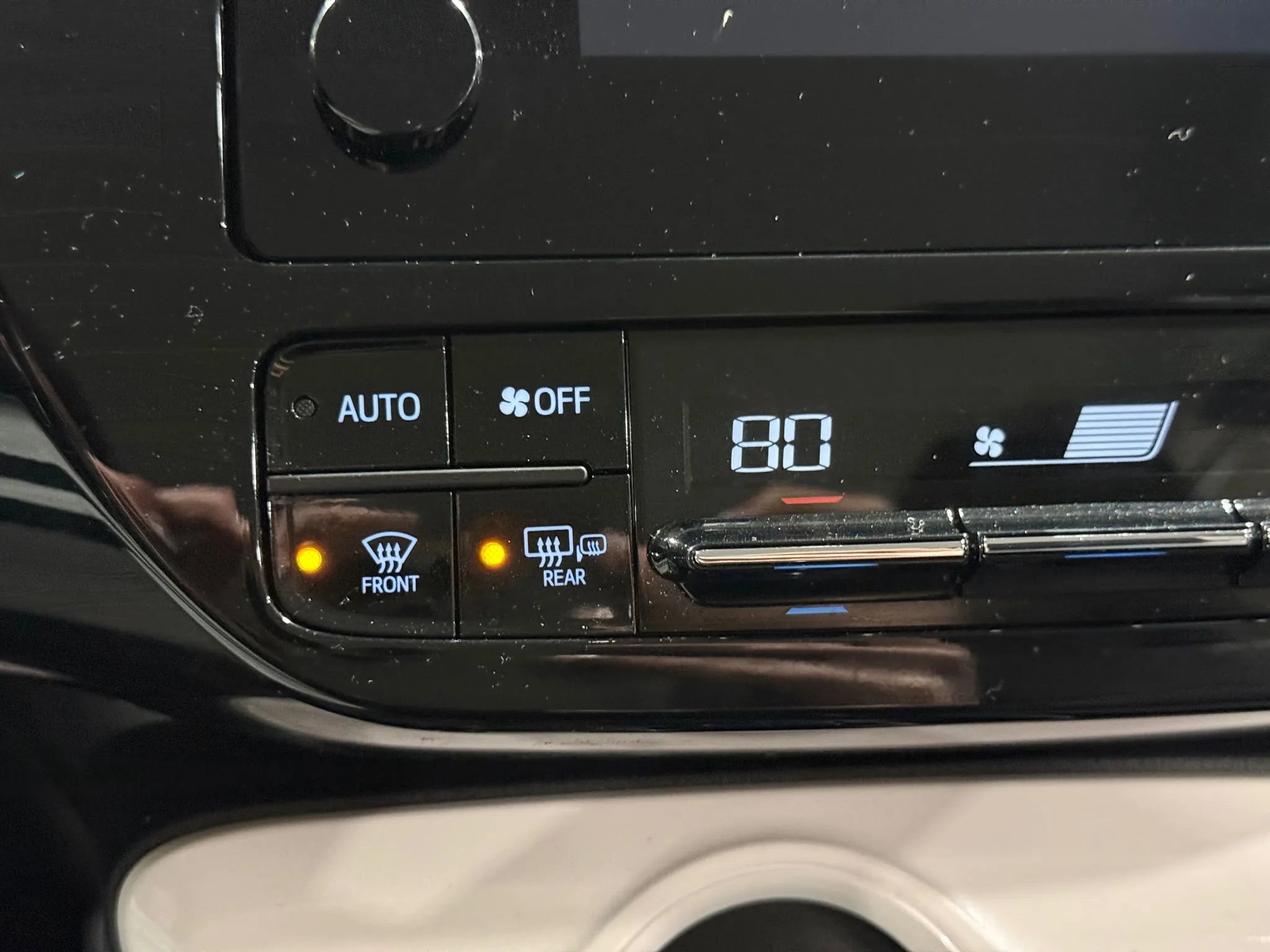 Used 2017 Toyota Prius Two image 34