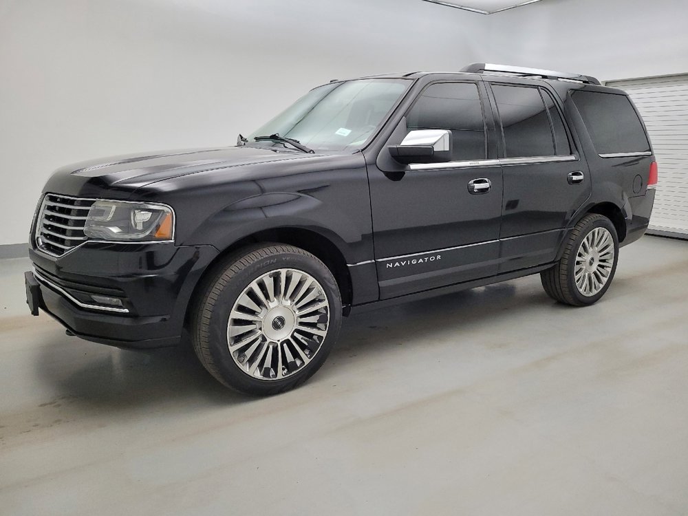 Used 2016 Lincoln Navigator Reserve AWD/4WD image 2