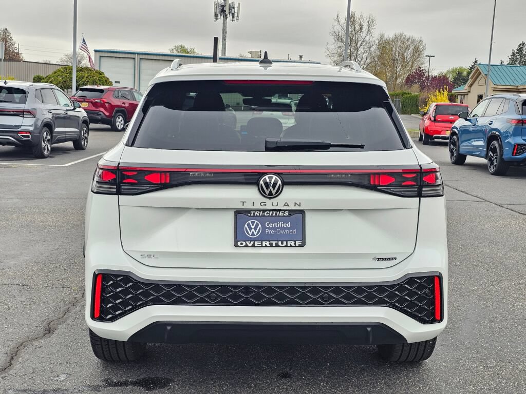 Certified 2025 Volkswagen Tiguan SEL R-Line AWD/4WD image 5