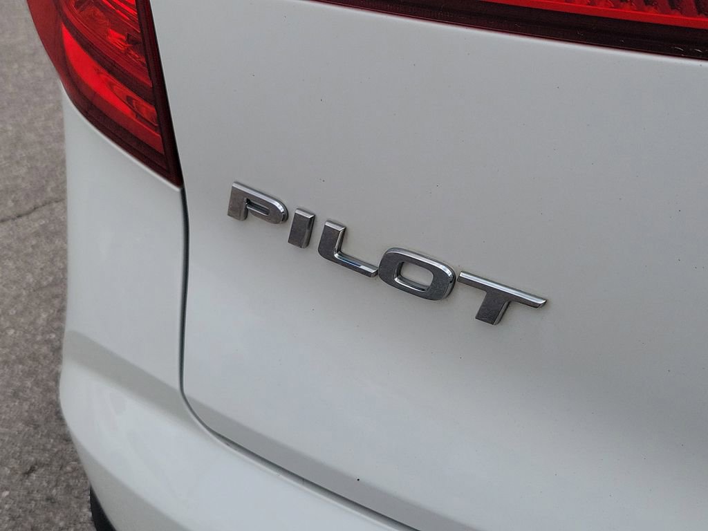 Used 2017 Honda Pilot Touring image 7