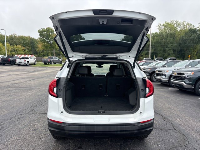 Used 2023 GMC Terrain SLT image 19