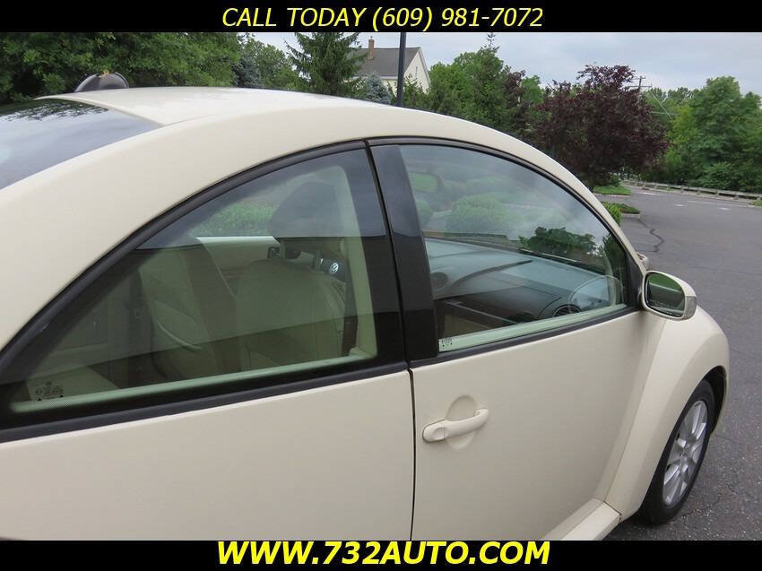 Used 2008 Volkswagen Beetle SE FWD image 18