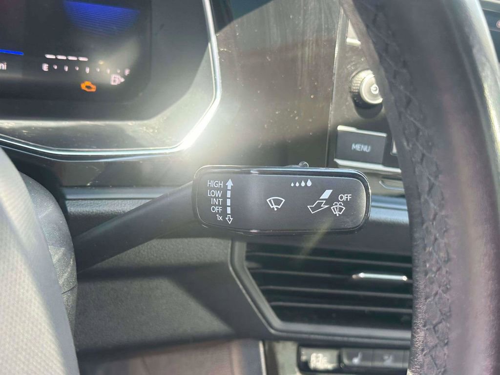 Used 2024 Volkswagen Jetta SE FWD image 25
