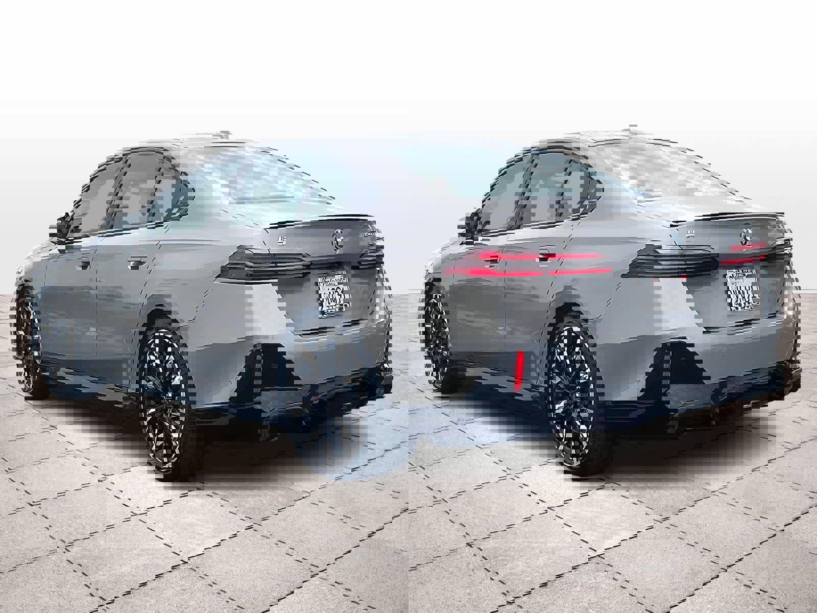 Used 2026 BMW i5 eDrive40 w/ M Sport Package image 13