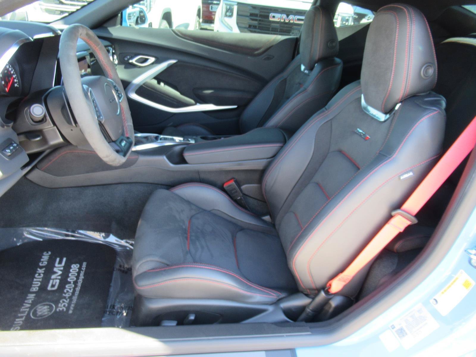 Used 2022 Chevrolet Camaro ZL1 RWD image 17