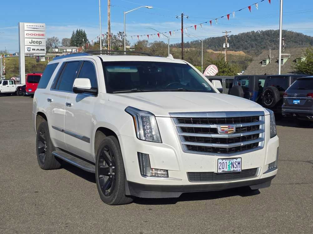 Used 2016 Cadillac Escalade Luxury image 4