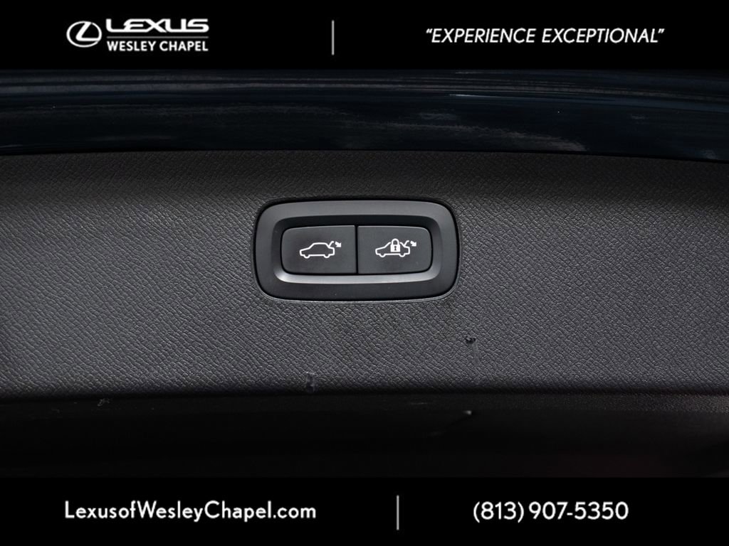Used 2021 Volvo XC90 T5 Momentum w/ Protection Package Premier AWD/4WD image 18