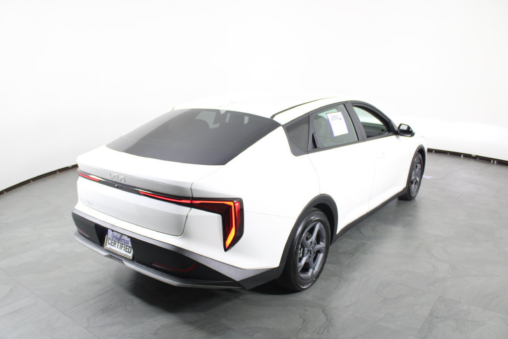 Used 2025 Kia K4 FWD image 3